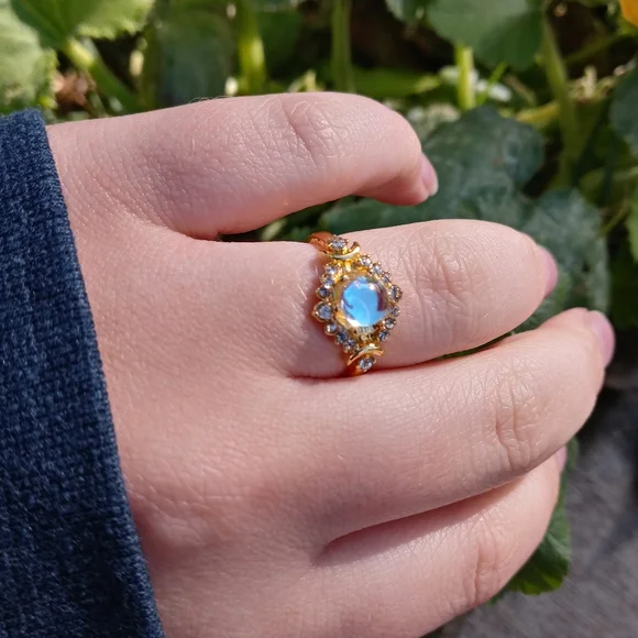 Ring - Picture 2 of 6